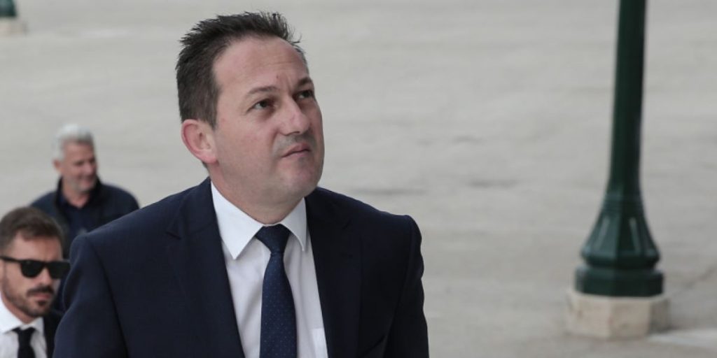 Στέλιος Πέτσας για Κώστα Βουτσά: «Το κότερο έφυγε για την τελευταία βόλτα»