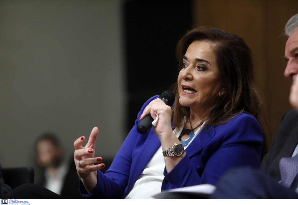 Ντ.Μπακογιάννη: «Ο κ. Μουτζούρης δεν μπορεί να εκπληρώσει τον ρόλο του – Θα έπρεπε να παραιτηθεί»