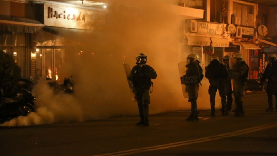 «Δεν αλλάζει σε τίποτα ο σχεδιασμός μας για τις νέες δομές – Θα κατασκευαστούν» λέει η κυβέρνηση παρά την κατακραυγή