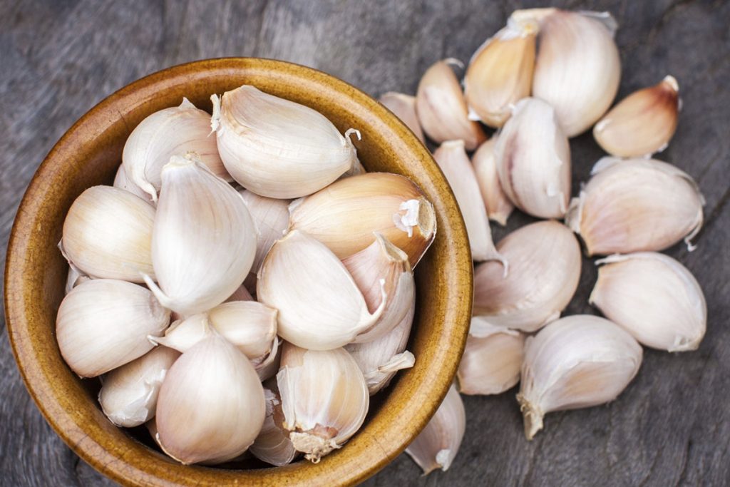 Με ποιο τρόπο ο κορωνοϊός απειλεί με «εξαφάνιση» το σκόρδο και το τζίντζερ (upd)