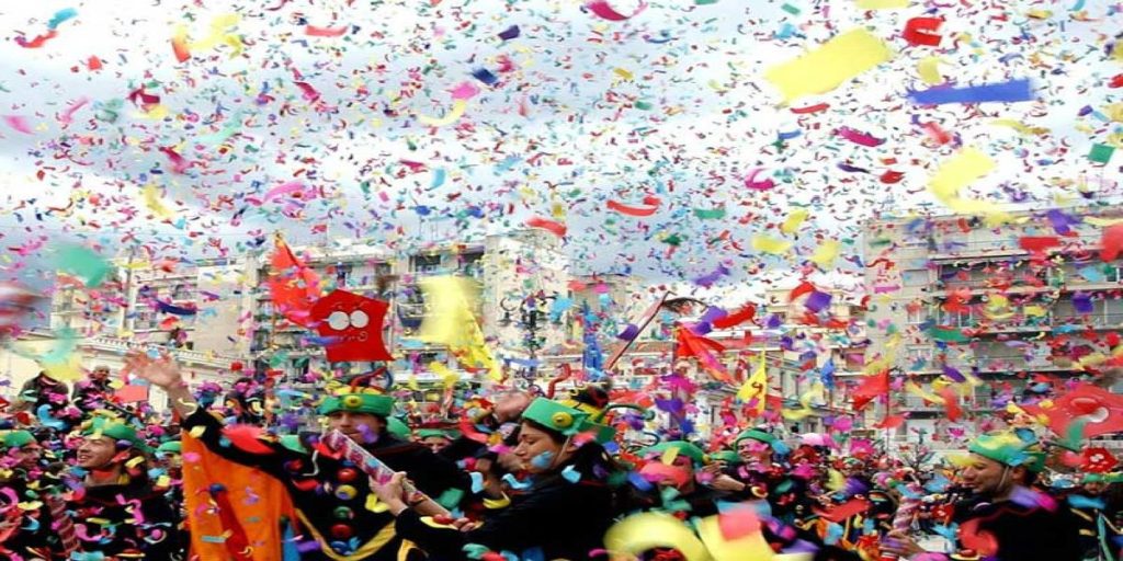 Σκληρός ο νόμος για όσους δεν συμμορφωθούν: Έως και 2 χρόνια φυλάκισης για τους επίμονους καρναβαλιστές