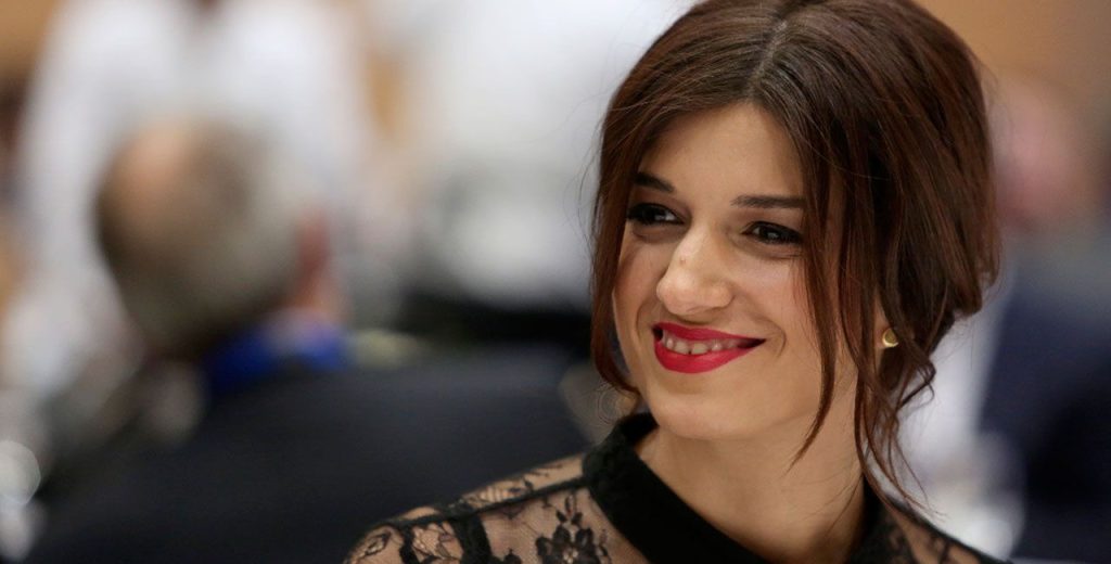 Το… «μαύρο» χιούμορ της Κ.Νοτοπούλου με τον κορωνοϊό – «Αναζητώ αναζητώ στη Σαλονίκη αντισώματα» (φωτο)