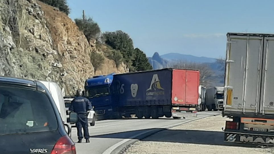 Εθνική Οδός Τρικάλων-Ιωαννίνων: Εκτροπή νταλίκας με αλβανικές πινακίδες