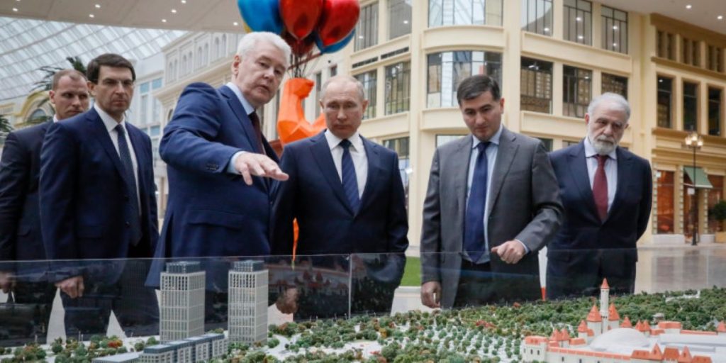 Στη Ρωσία το μεγαλύτερο θεματικό πάρκο της Ευρώπης – Επίσκεψη Πούτιν λίγο πριν τα εγκαίνια