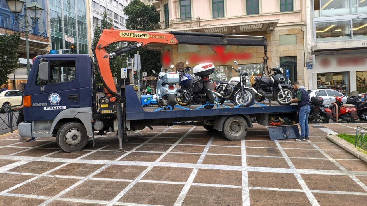 Θεσσαλονίκη: Στους δρόμους οι γερανοί – Έτοιμοι να «σηκώσουν» τα παράνομα παρκαρισμένα ΙΧ