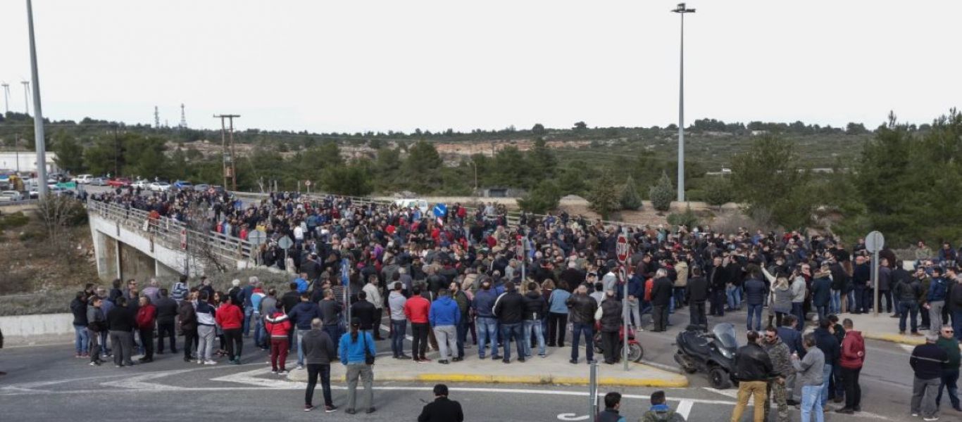 Εργαζόμενοι ΛΑΡΚΟ: Διαμαρτυρία στα διόδια Πολυμύλου – Σήκωσαν τις μπάρες