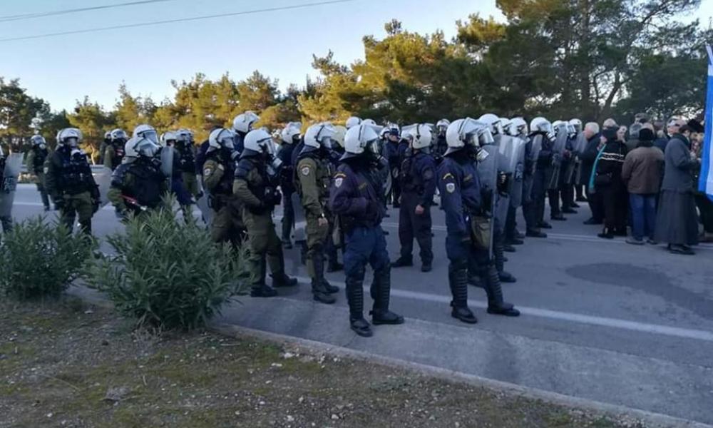 Αστυνομικοί για Λέσβο-Χίο: «Οι εντολές που πήραμε ήταν γελοίες – Ήμασταν μόνοι μας χωρίς νερό για 36 ώρες»