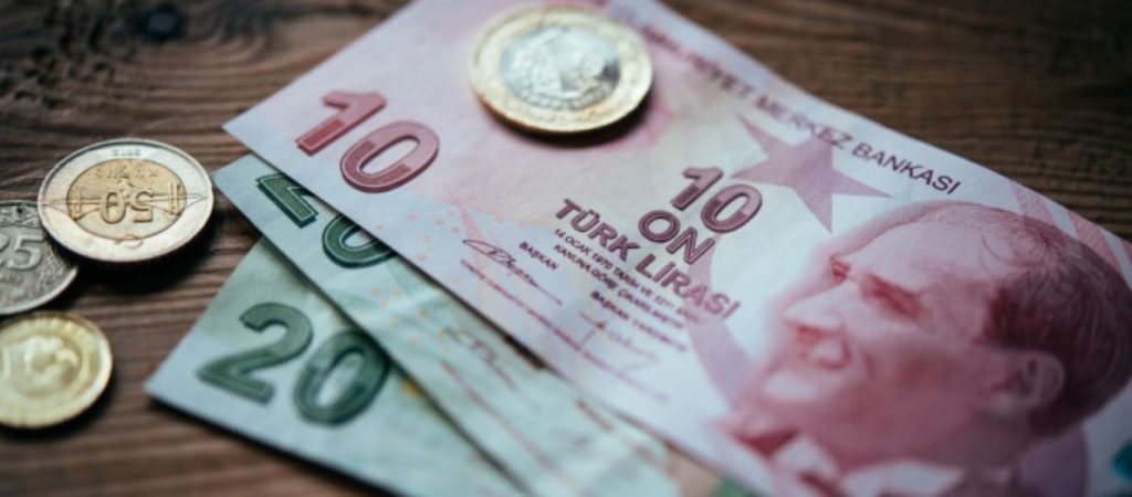 Τουρκία: Στα «τάρταρα» η τουρκική λίρα μετά τον θάνατο 33 στρατιωτών στην Ιντλίμπ της Συρίας