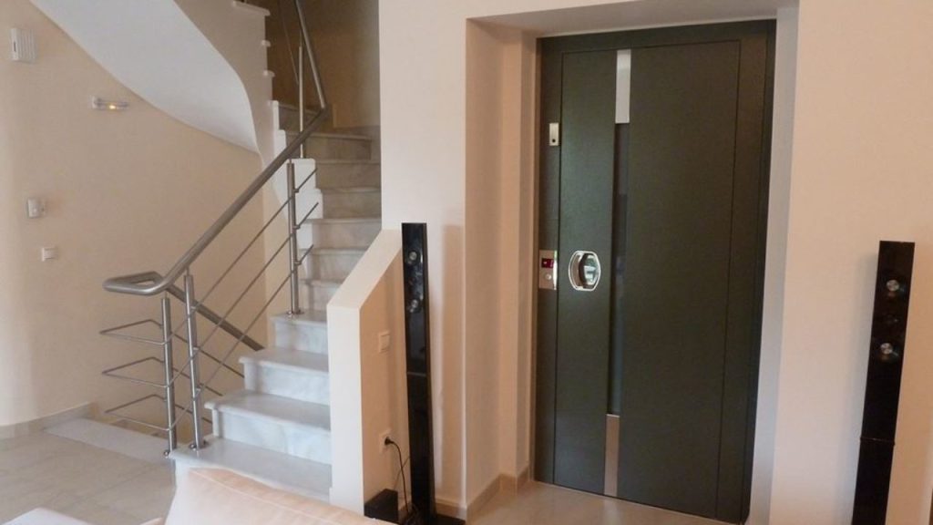 Επικό: Έβγαλε ανακοίνωση για το εσώρουχο που βρήκε και οι γείτονες του ζητάνε φωτογραφία! (φωτό)