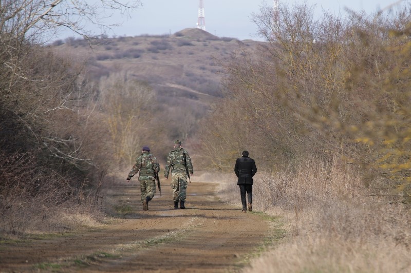 Συνοριοφύλακες, ελικόπτερα και θερμικές κάμερες καταφθάνουν συνεχώς στον Έβρο (φωτο)