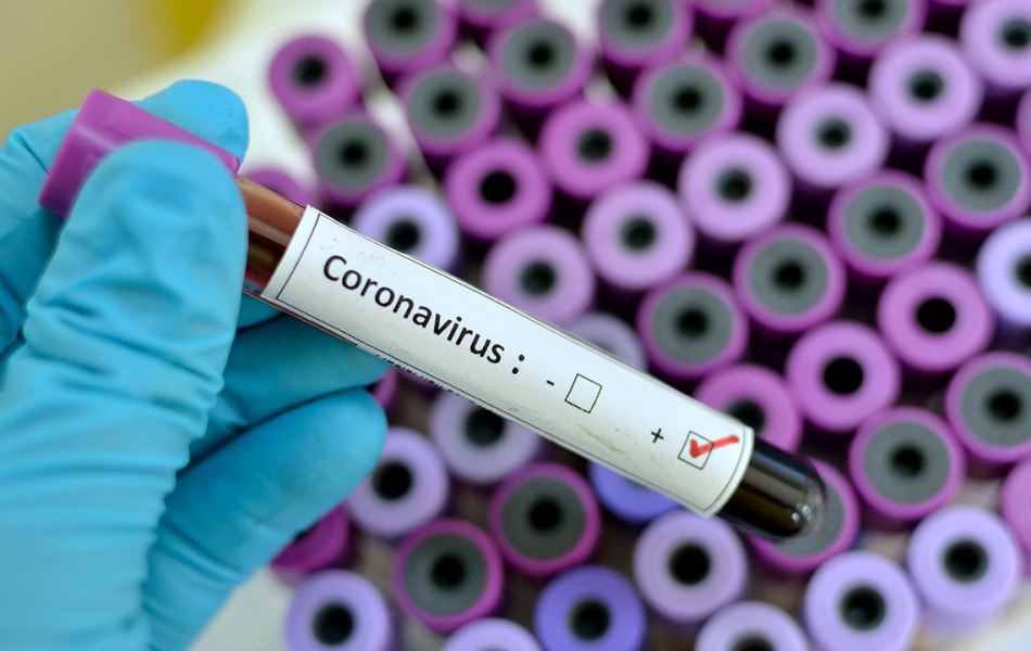 Ποιοι άνθρωποι είναι πιο ευάλωτοι στον κορωνοϊό – Τι δείχνουν τα στατιστικά για την επιδημία