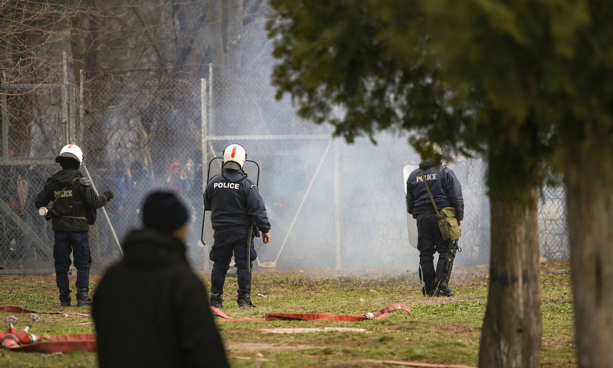 Η νεολαία ΣΥΡΙΖΑ κατηγορεί την Ελλάδα για την κατάσταση στον Έβρο! – «Δέχονται επίθεση από την ελληνική αστυνομία»