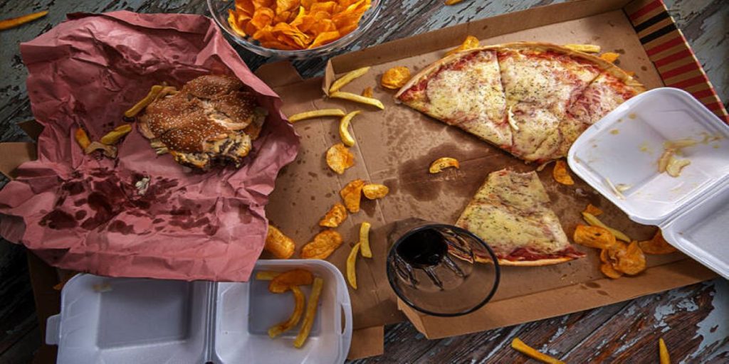 Πείραμα: Τρεφόταν για μία εβδομάδα μόνο με fast food – Ιδού τα αποτελέσματα