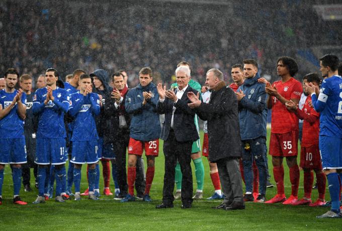 Οι μόνοι που μπορούν να διώξουν τους κάφρους από τα γήπεδα είναι οι… ποδοσφαιριστές! (βίντεο)