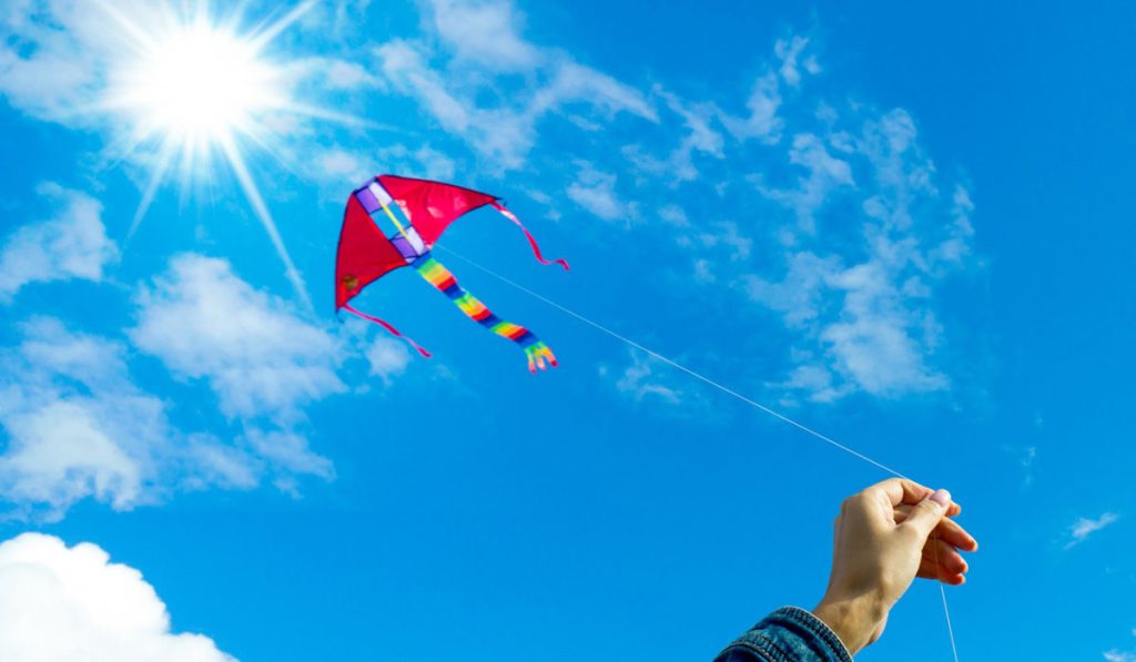 Έτσι θα είναι ο καιρός την Καθαρά Δευτέρα – Άνοδος της θερμοκρασίας, ισχυροί άνεμοι αλλά και βροχές