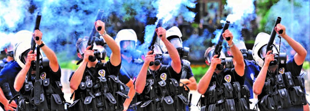 Καστανιές Έβρου: Τούρκοι αστυνομικοί ρίχνουν δακρυγόνα στην ελληνική πλευρά των συνόρων!