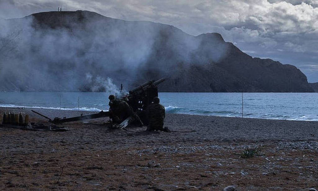 Ηχηρό μήνυμα: «Δεν περνάει κανείς τα σύνορα» – Συνεχίζονται και αύριο οι βολές με πραγματικά πυρά