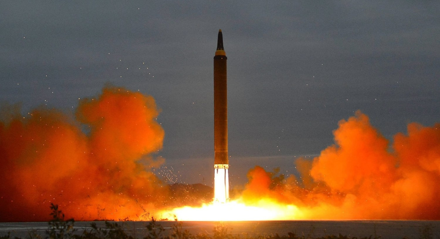 Η Β.Κορέα εκτόξευσε δύο πυραύλους «άγνωστου τύπου»