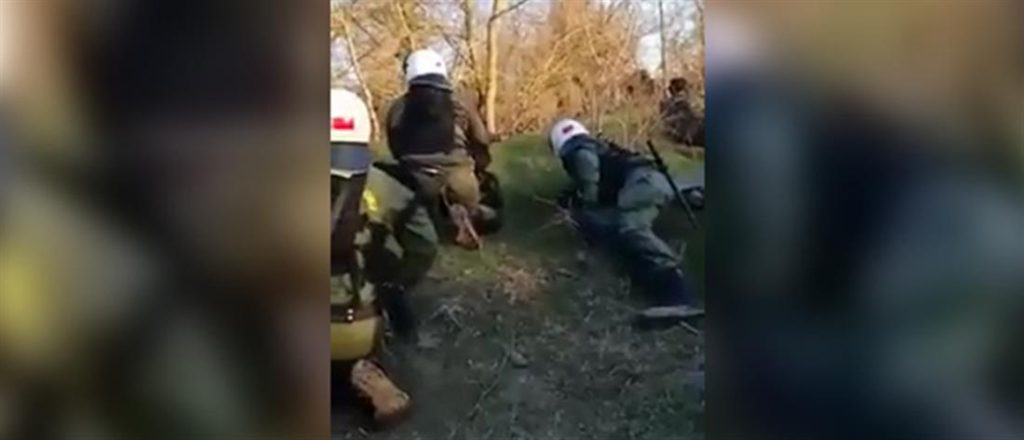 Τα ΜΑΤ  απάντησαν στα τουρκικά πυρά με βολές πάνω από τα κεφάλια των Τούρκων! (βίντεο)