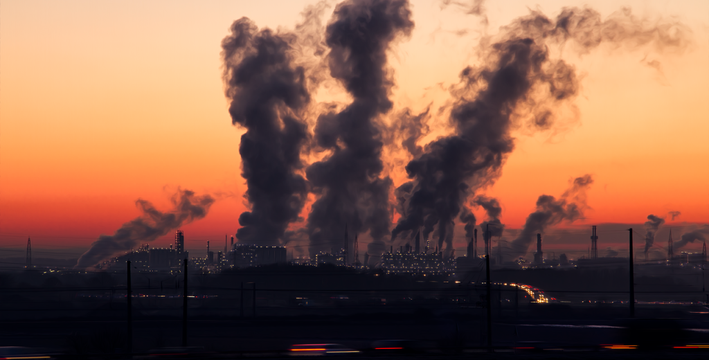 Σχεδόν τρία χρόνια από τη ζωή τους χάνουν οι άνθρωποι λόγω της ρύπανσης του αέρα σύμφωνα με νέα μελέτη