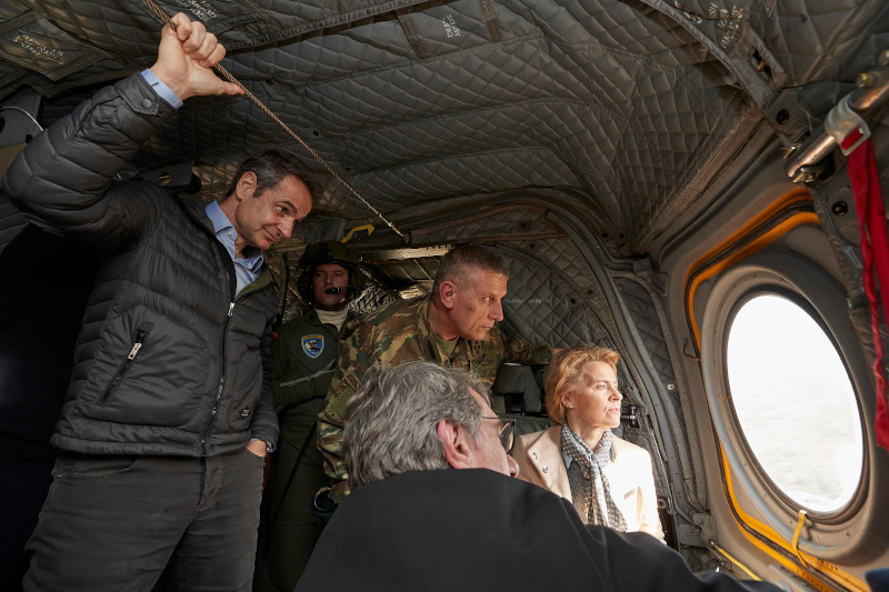 Εκπληκτικές εικόνες από την πτήση Κ. Μητσοτάκη-ηγεσία ΕΕ πάνω από τον Έβρο (φώτο – βίντεο)