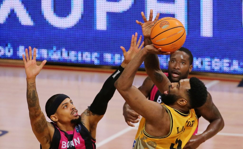 BCL: Δυσκολεύτηκε αλλά νίκησε η ΑΕΚ (92-85) την Βόνη