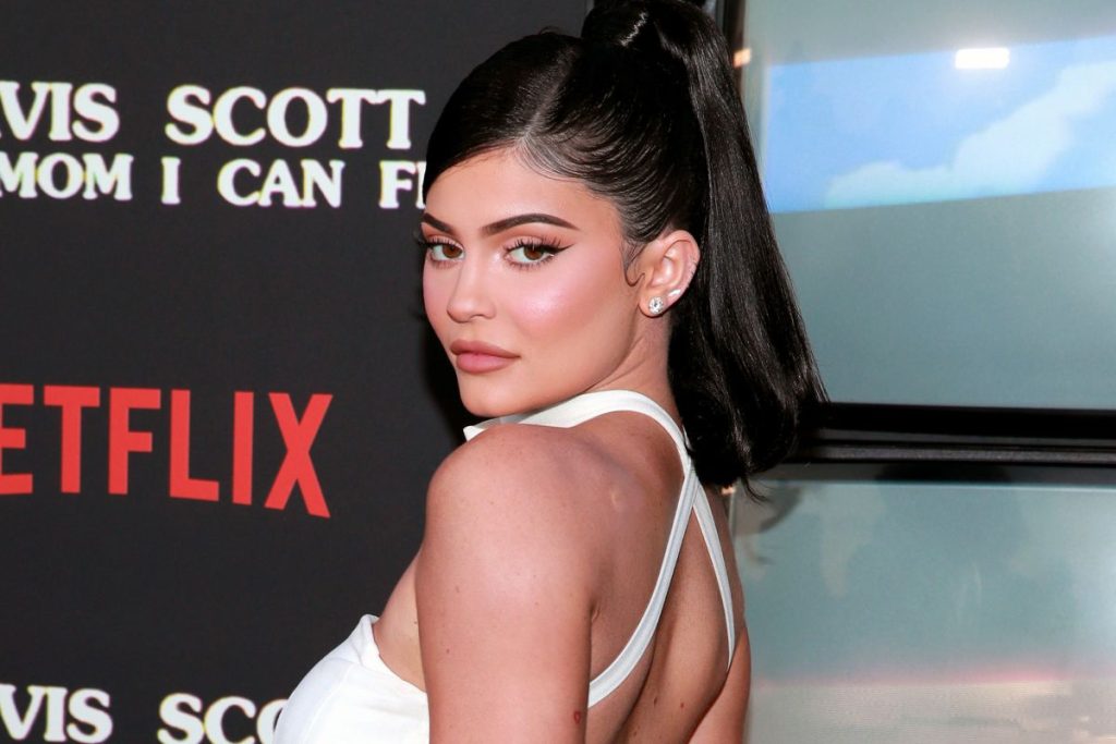 Kylie Jenner: Ανέβασε φωτογραφία με το πιο μικροσκοπικό μπικίνι που έχετε δει!