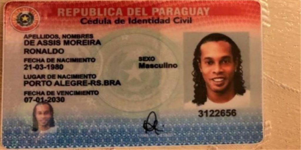 Αλύπητο «τρολάρισμα» στο Twitter για τη σύλληψη Ροναλντίνιο (φώτο)