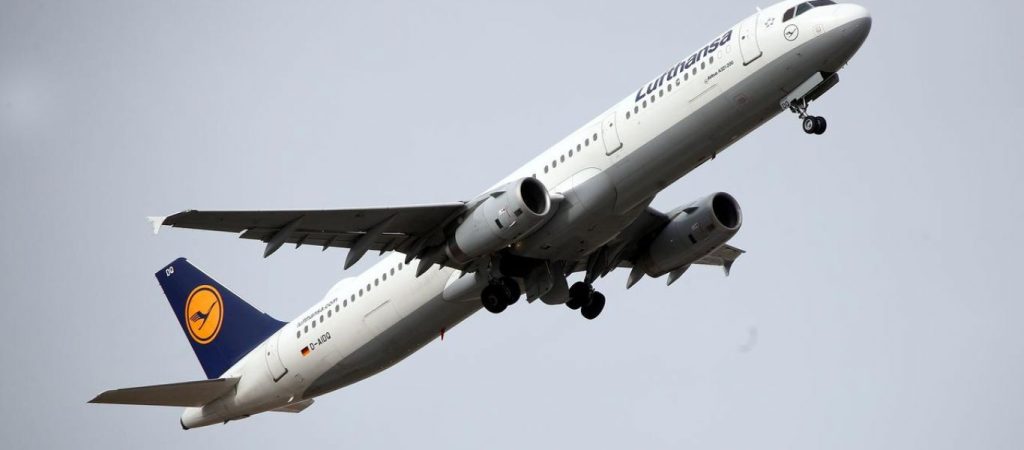 Η Lufthansa ακύρωσε 7.100 πτήσεις έως το τέλος Μαρτίου λόγω κορωνοϊού
