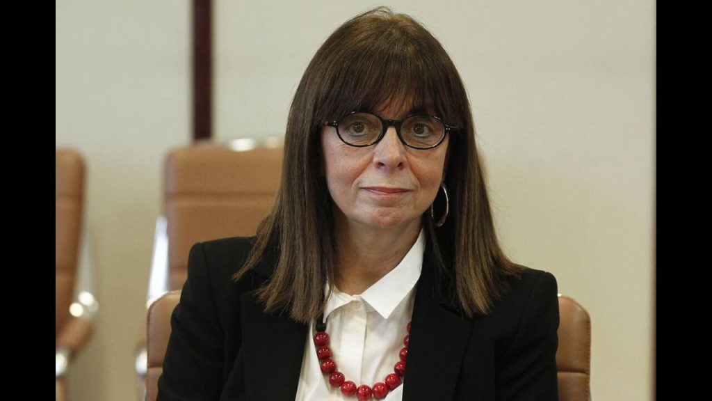 Η Α.Σακελλαροπούλου ετοιμάζει γιορτή για την ορκωμοσία της – Άρχισε να στέλνει προσκλήσεις