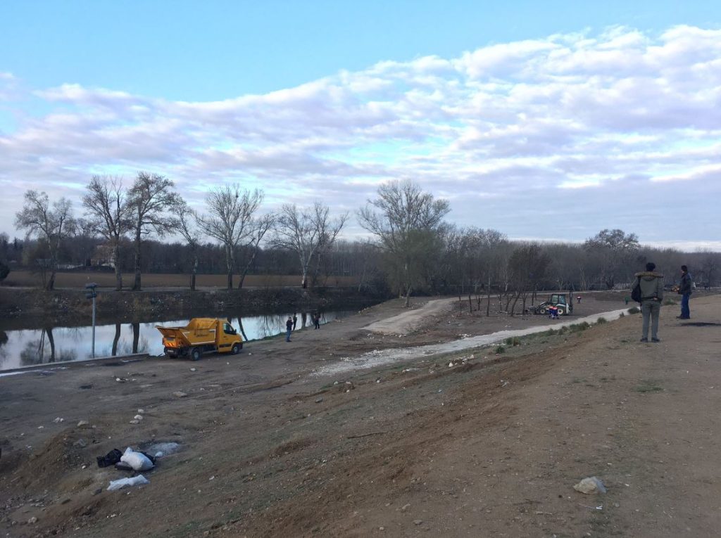 Διεθνή ΜΜΕ: «Αλλάζει στάση η Τουρκία – Απομακρύνονται αλλοδαποί από τον Έβρο» (φώτο)