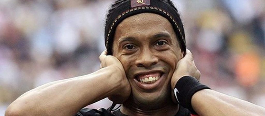 Ελεύθερος ο Ροναλντίνο για το πλαστό διαβατήριο – Έβγαλε selfie με τους υπαλλήλους της εισαγγελίας (φωτο)