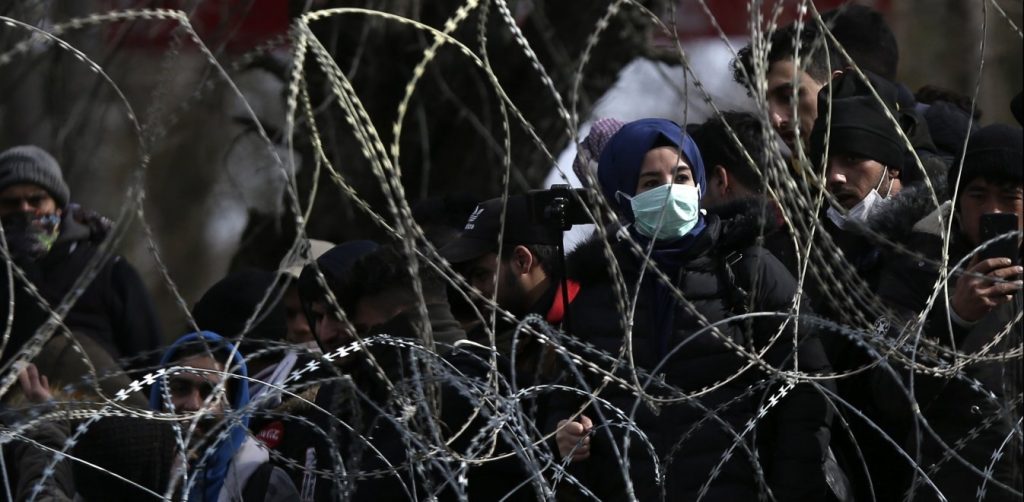 Οι Τούρκοι παρακινούν τους αλλοδαπούς να πάνε στα σύνορα με μηνύματα στα social media