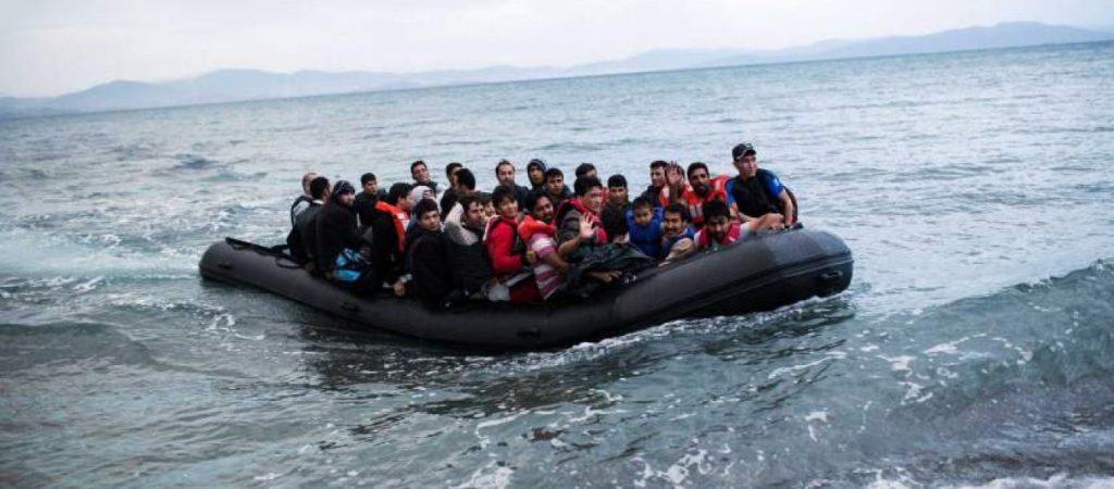 Βίντεο-ντοκουμέντο: Οι Τούρκοι κάνουν ρεπορτάζ-«μαϊμού» – Δίνουν εντολές σε βαρκάρη να περάσει τους αλλοδαπούς