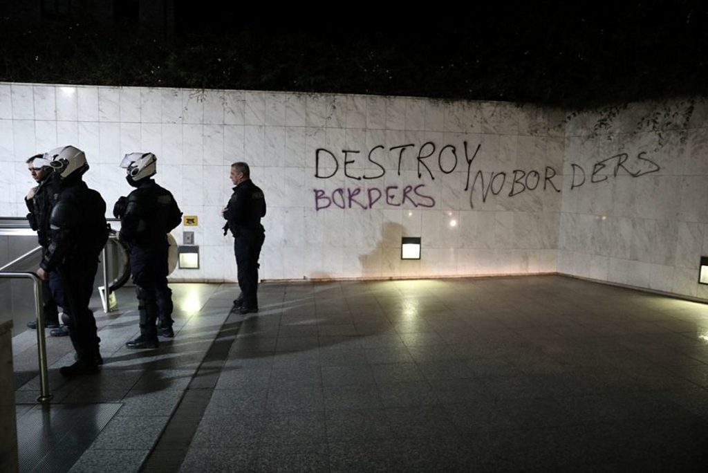 Βανδαλισμοί στο Μετρό «Ακρόπολη»: Δέκα αλλοδαποί ανάμεσα στους 43 συλληφθέντες