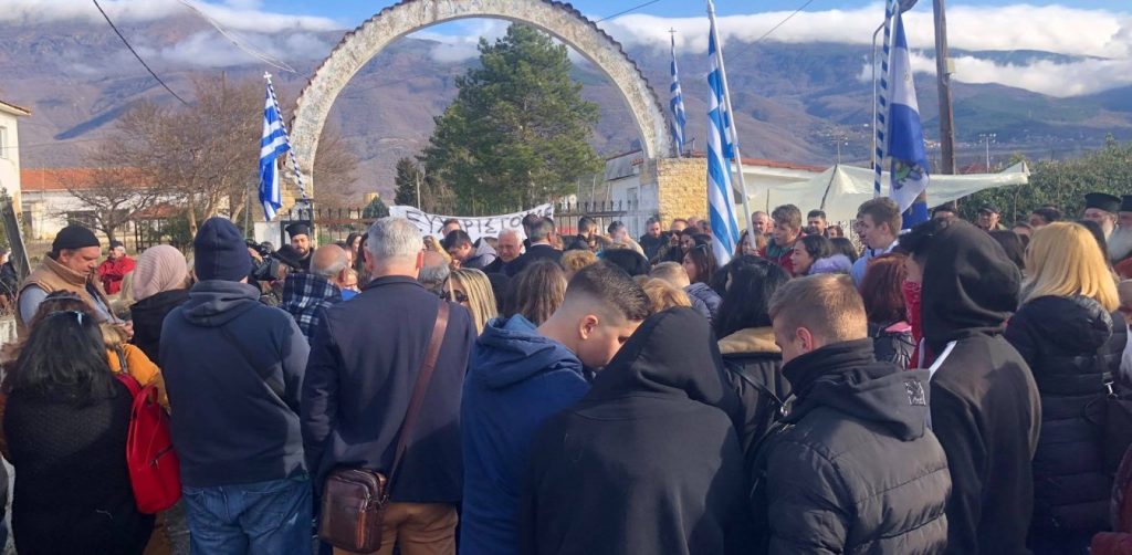 Ξεσηκώθηκαν οι κάτοικοι στις Σέρρες: Συγκέντρωση διαμαρτυρίας για το κλειστό κέντρο (βίντεο)