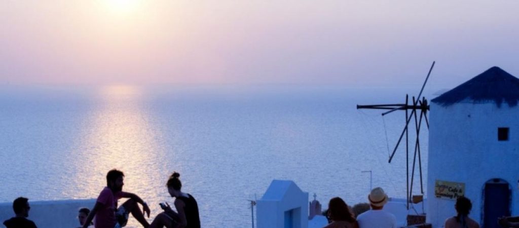 Κορωνοϊός: Ποιες οι μέχρι τώρα επιπτώσεις στον ελληνικό τουρισμό – Τι συμβαίνει στα Βαλκάνια