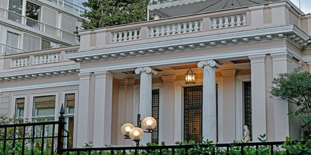 Ολοκληρώθηκε η σύσκεψη στο Μαξίμου για τον κορωνοϊό: Τα μέτρα που προβλέπονται για τη δημόσια υγεία και την οικονομία