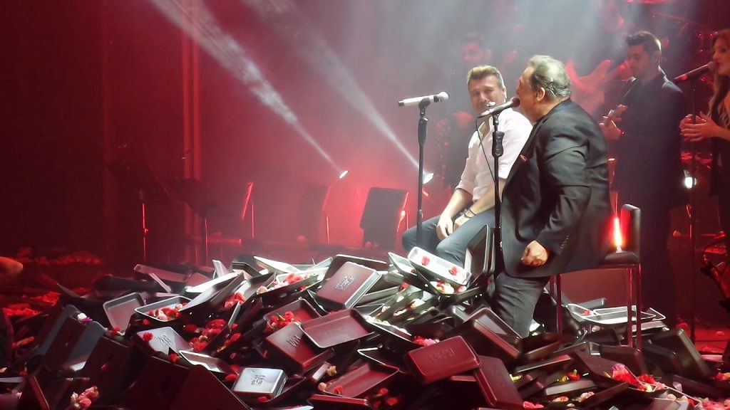 Βασίλης Καρράς-Γιάννης Πλούταρχος: Σταματούν πρόωρα οι εμφανίσεις τους λόγω κορωνοϊού