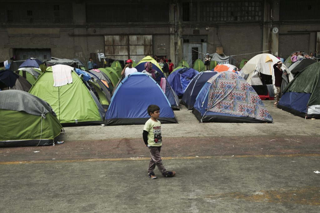 Μια συμμαχία «εθελοντριών» χωρών σκοπεύει να προχωρήσει στην αναδοχή ως και 1.500 ασυνόδευτων ανηλίκων από την Ελλάδα