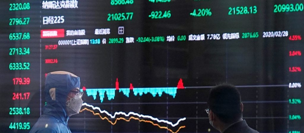 Ανεβαίνει το spread των ελληνικών ομολόγων – Πανικός λόγω κορωνοϊού