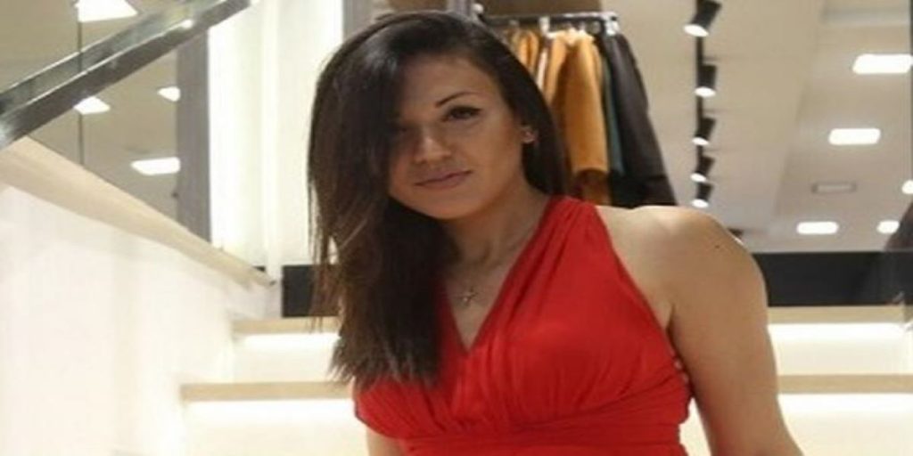 Ντύθηκε στα κόκκινα και άναψε «φωτιές» η Χαντάβα (φώτο)