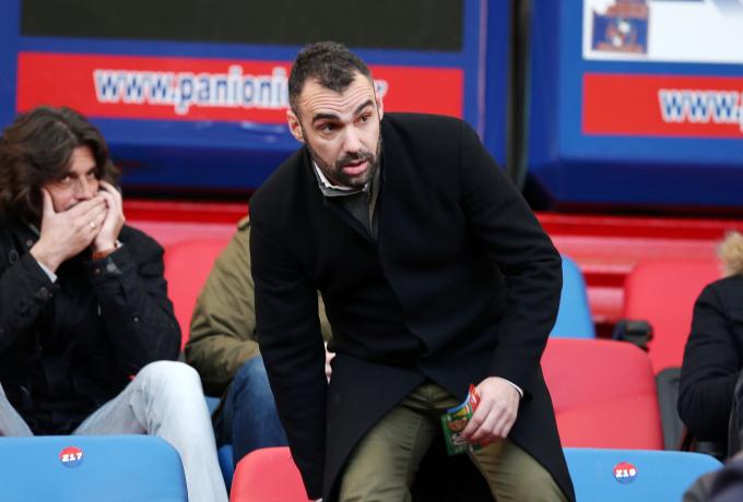 Λάμπρος Χούτος: Η εκρηκτική τραγουδίστρια που του έκλεψε την καρδιά (φωτο)