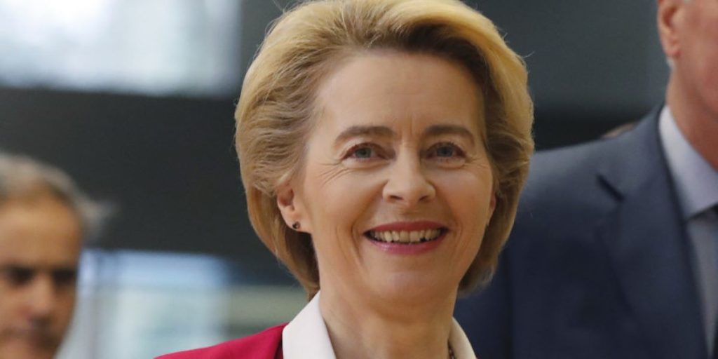 Η Ούρσουλα φον ντερ Λάιεν  έρχεται αύριο στην Αθήνα προκειμένου να στηρίξει τους… «πρόσφυγες»