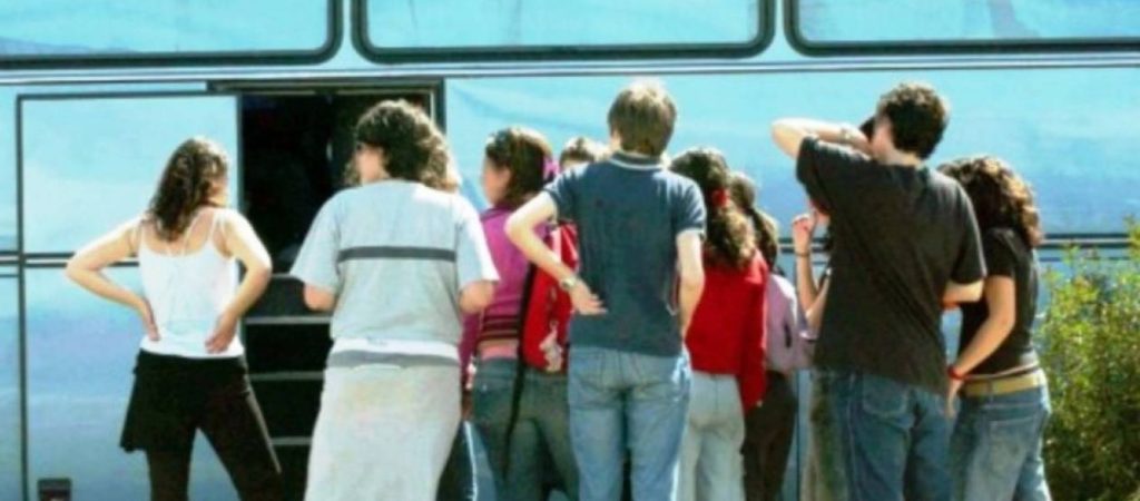 Αλαλούμ με τις ακυρώσεις των σχολικών εκδρομών – Σκέφτονται αγωγές κατά αεροπορικών εταιριών