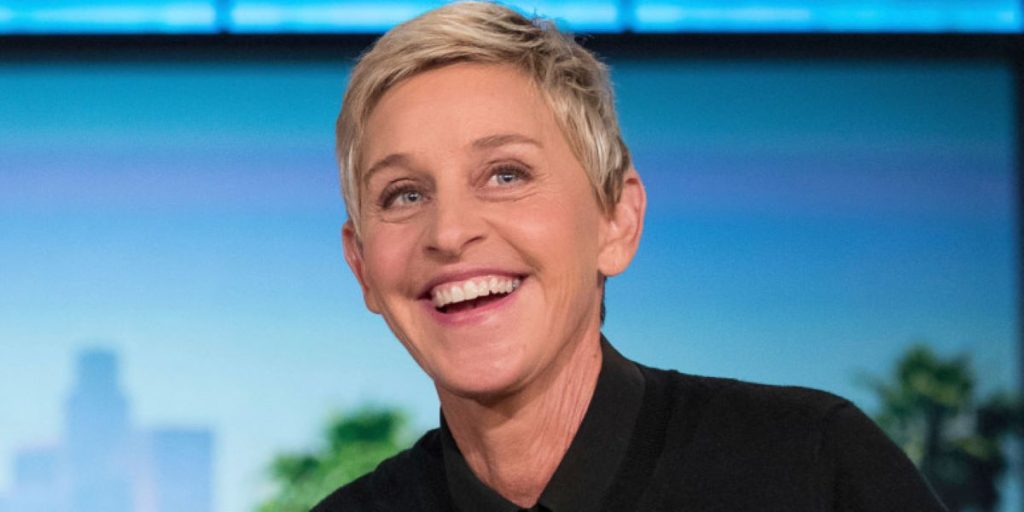 Σε άδεια στούντιο τα αμερικανικά talk show λόγω κορωνοϊού – Οι παρουσιαστές χαιρετάνε τις… καρέκλες (βίντεο)