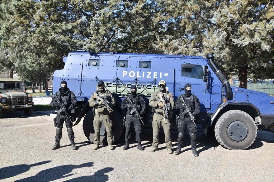 Βίντεο: Αυστριακές ειδικές δυνάμεις απέναντι από τους Τούρκους στρατοχωροφύλακες στον Έβρο