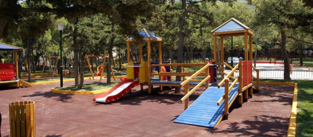 Ακαριαίος θάνατος για 10χρονη σε παιδική χαρά – Την καταπλάκωσε άγαλμα 220 κιλών (φώτο)