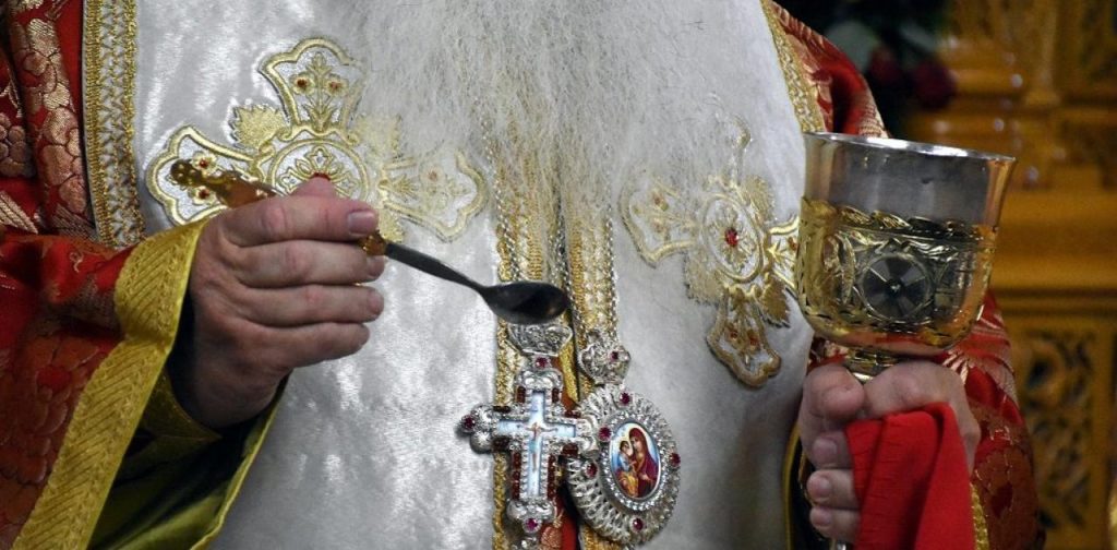 Το γνωρίζατε; – Πως γίνεται η Θεία Κοινωνία των ασθενών κατ’οίκον;