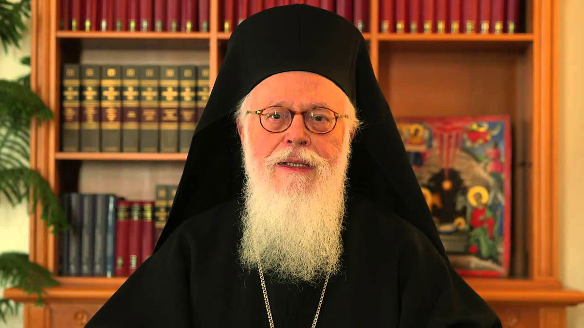 Αρχιεπίσκοπος Αναστάσιος της Αλβανίας: «Θα πραγματοποιείται μόνο η Θεία Λειτουργία της Κυριακής»